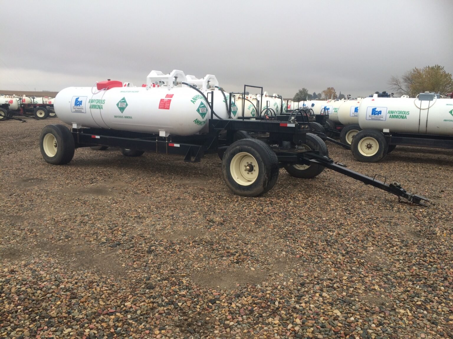 Buy Twin 1000 Gallon Nh3 Tanks Online - Image 9